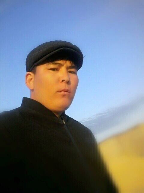  15098749  Janik, 37 ,    