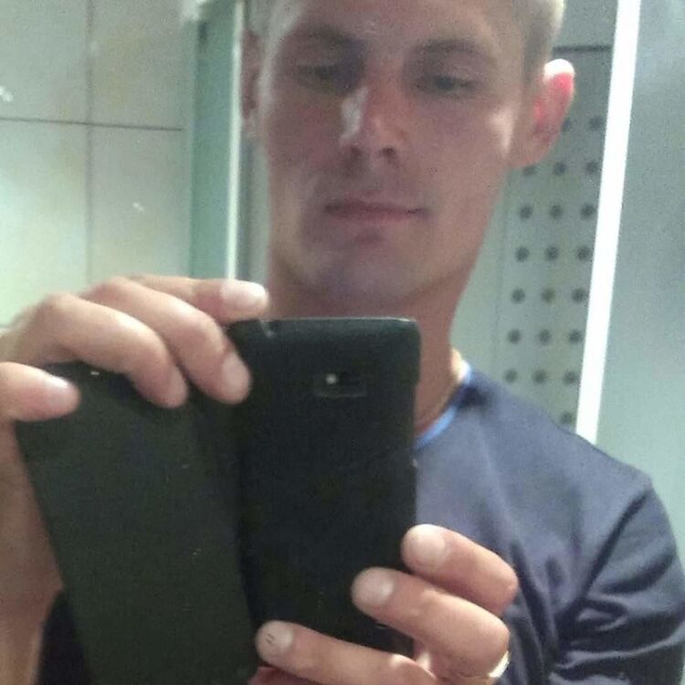  19593739  , 32 ,    