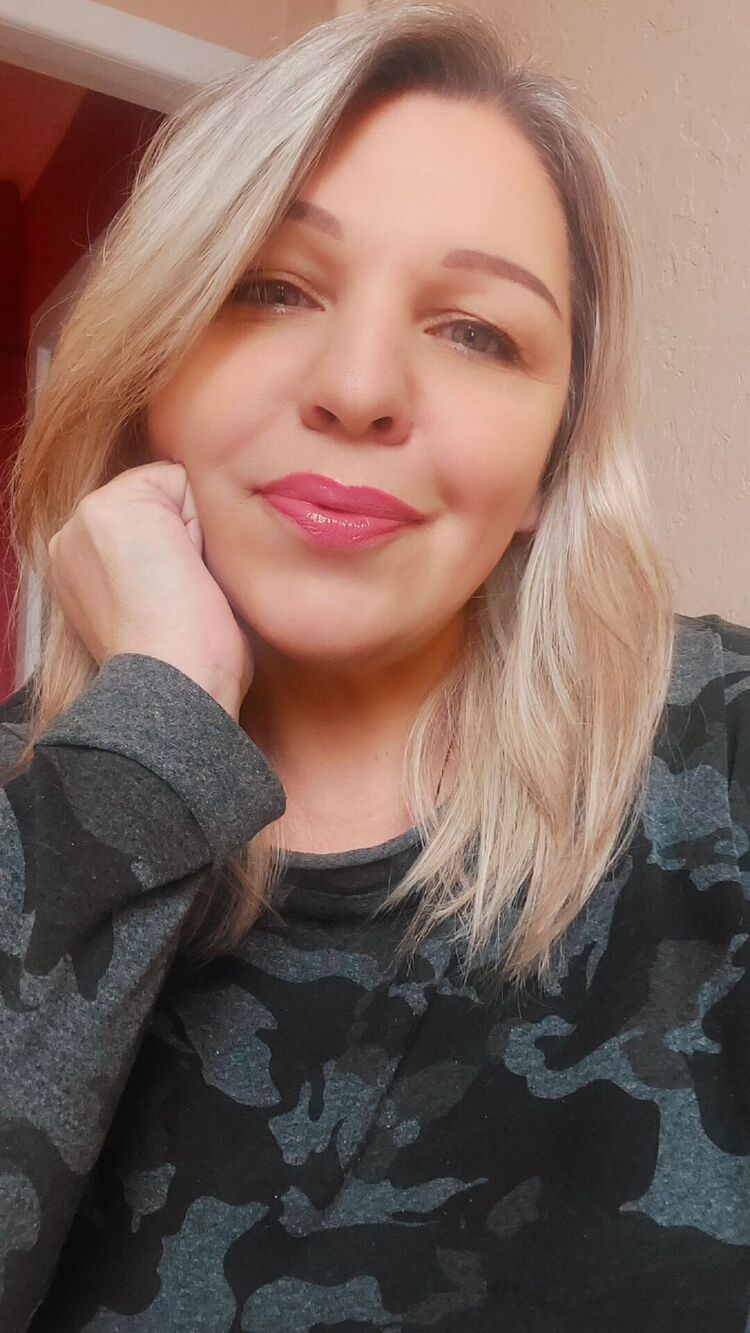  49236589  KATI, 44 ,    