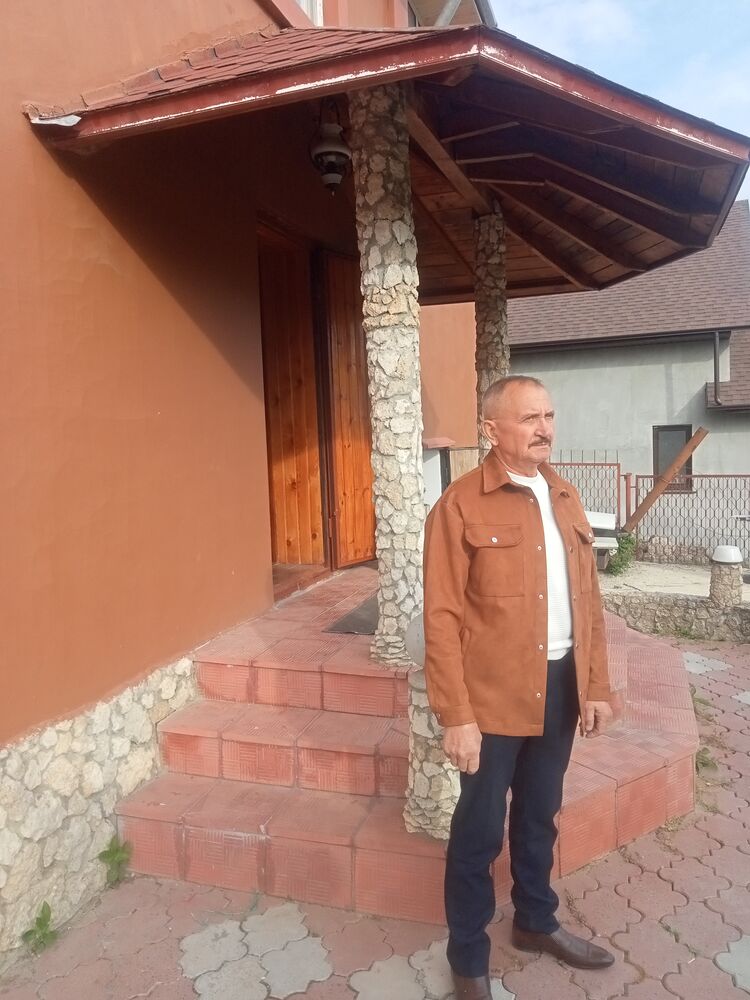  ,   Efim, 62 ,   ,   , c 