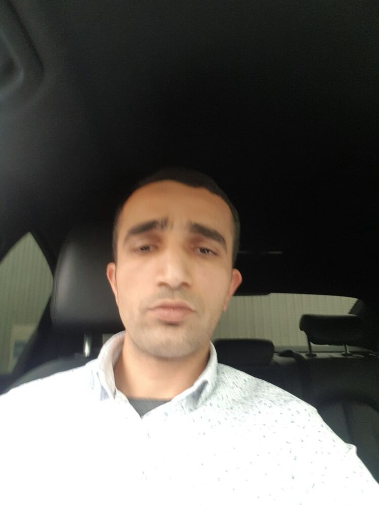  19050799  Farid, 36 ,    