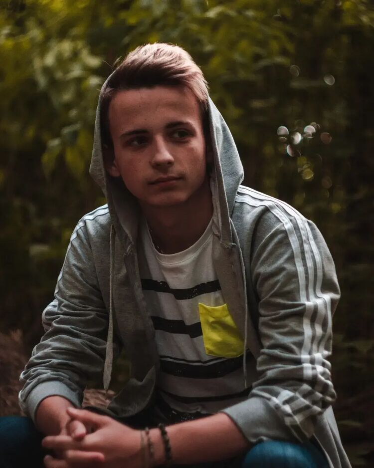  35148129  Artem, 20 ,    