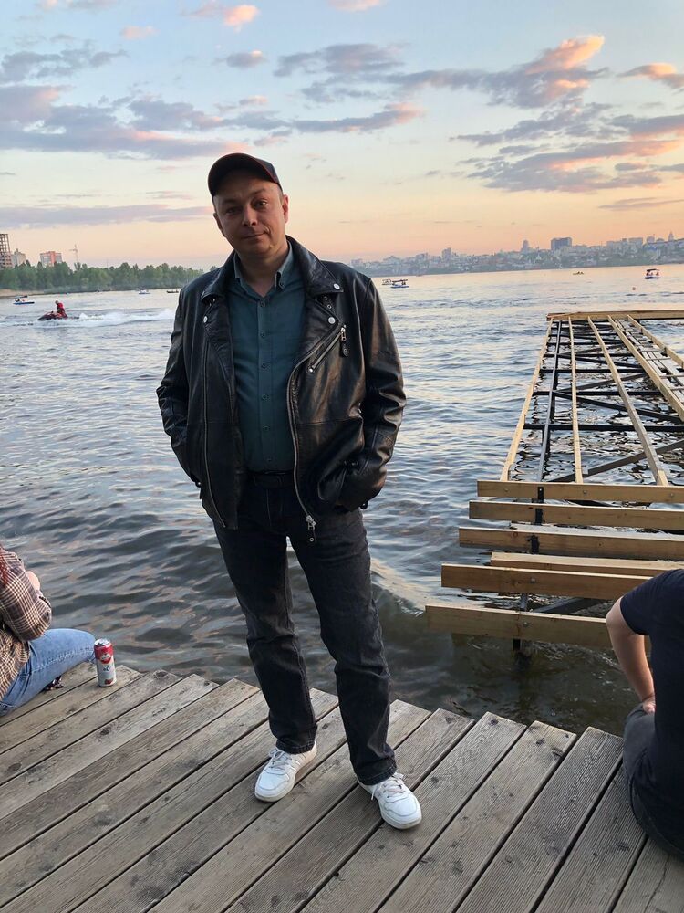  ,   Vladislav, 43 ,   ,   