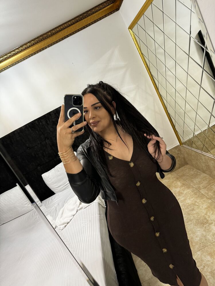  48726419  Zara, 29 ,    