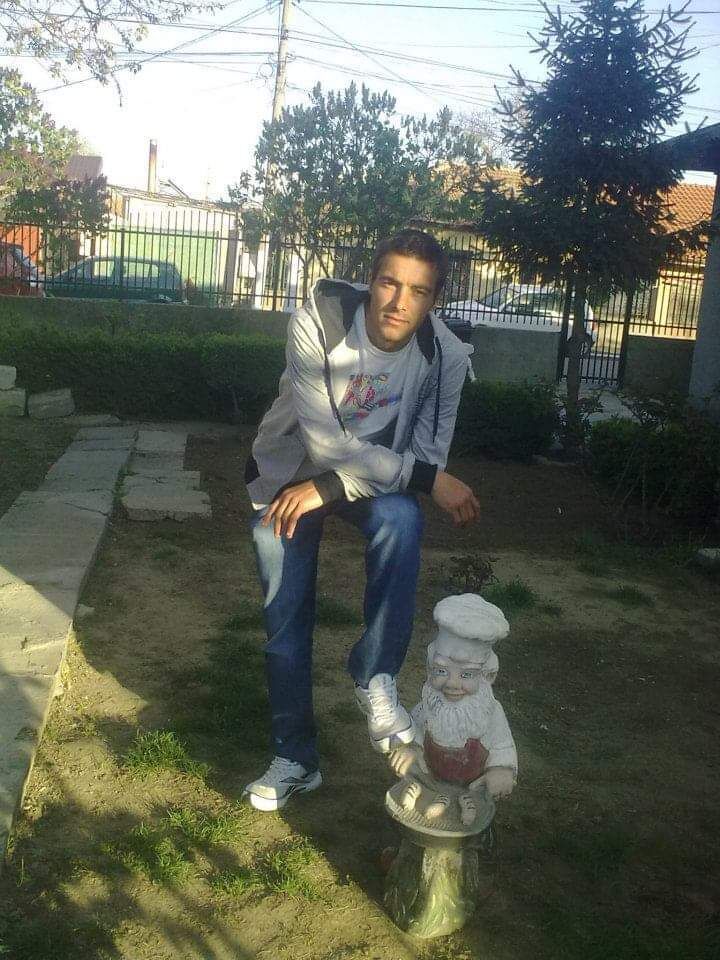  45935329  Radu, 42 ,    