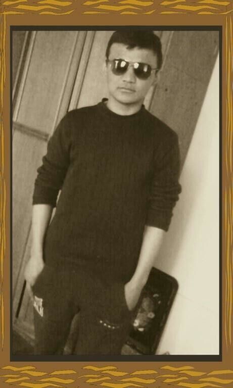  19658759  RayanCarsia, 28 ,    