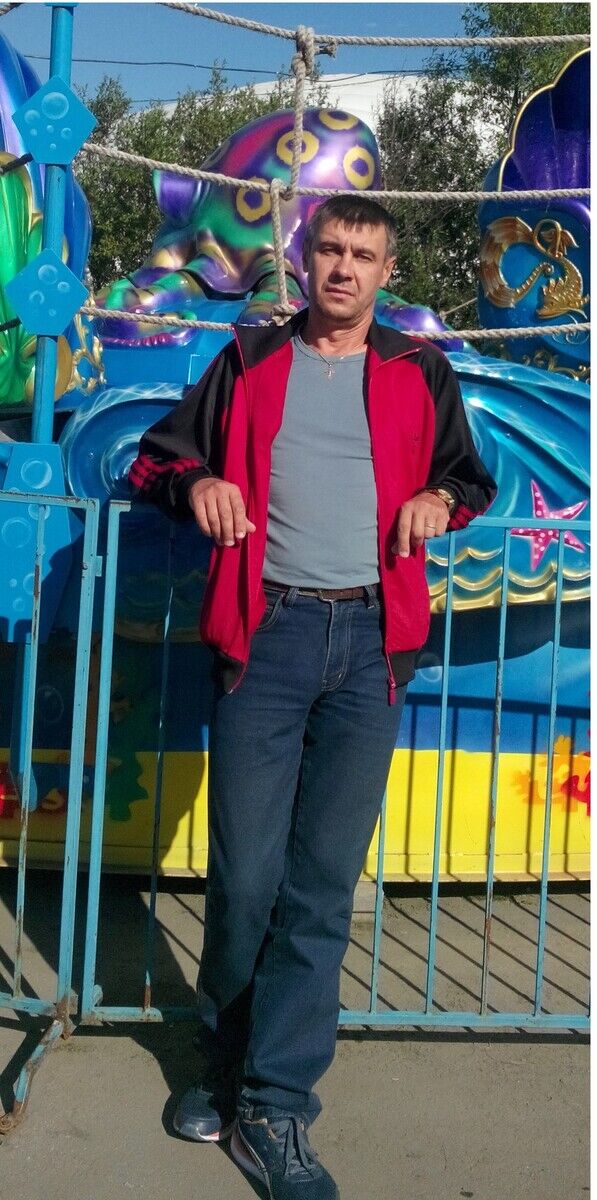  20929379  Vlad, 55 ,    