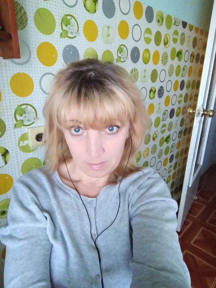  16062729  Elena, 49 ,    