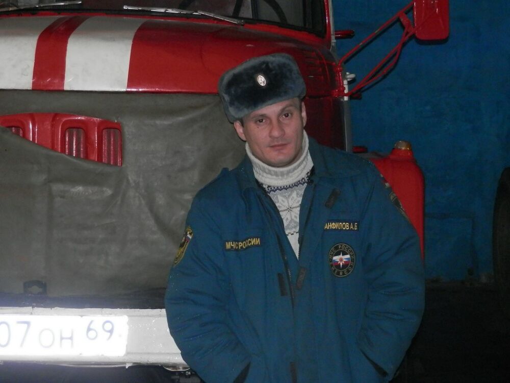  ,   Dmitry, 49 ,   ,   , c 