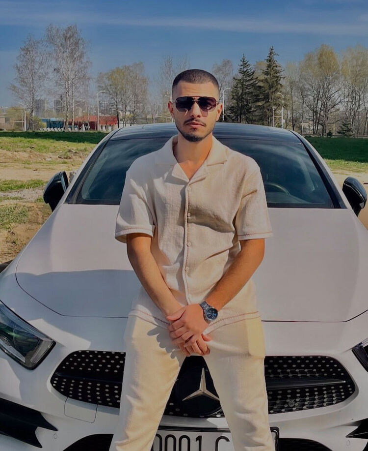  54176409  Joseph, 27 ,    