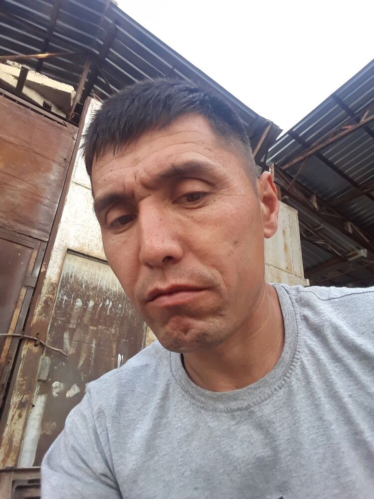  46028499  Jurabek, 40 ,    