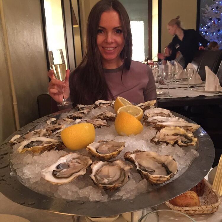  54216139  VisMilan, 37 ,    