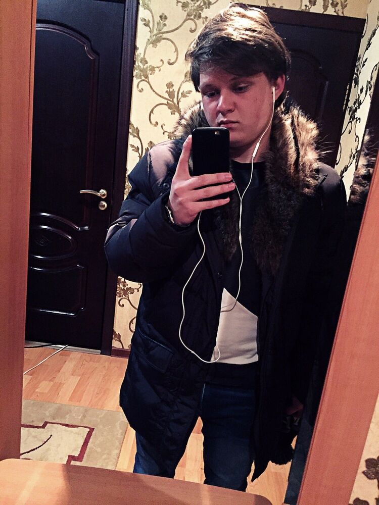  12435589  Daniil, 25 ,    
