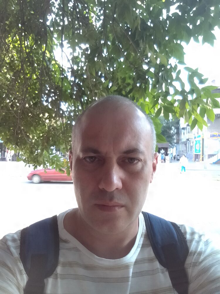  37749919  , 44 ,    
