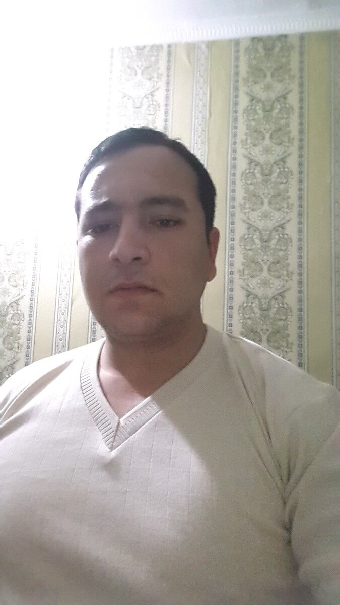  15795599  Dominik, 31 ,    