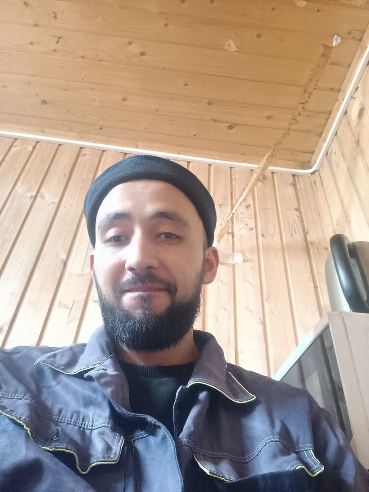  ,   Parviz, 26 ,   ,   , c , 