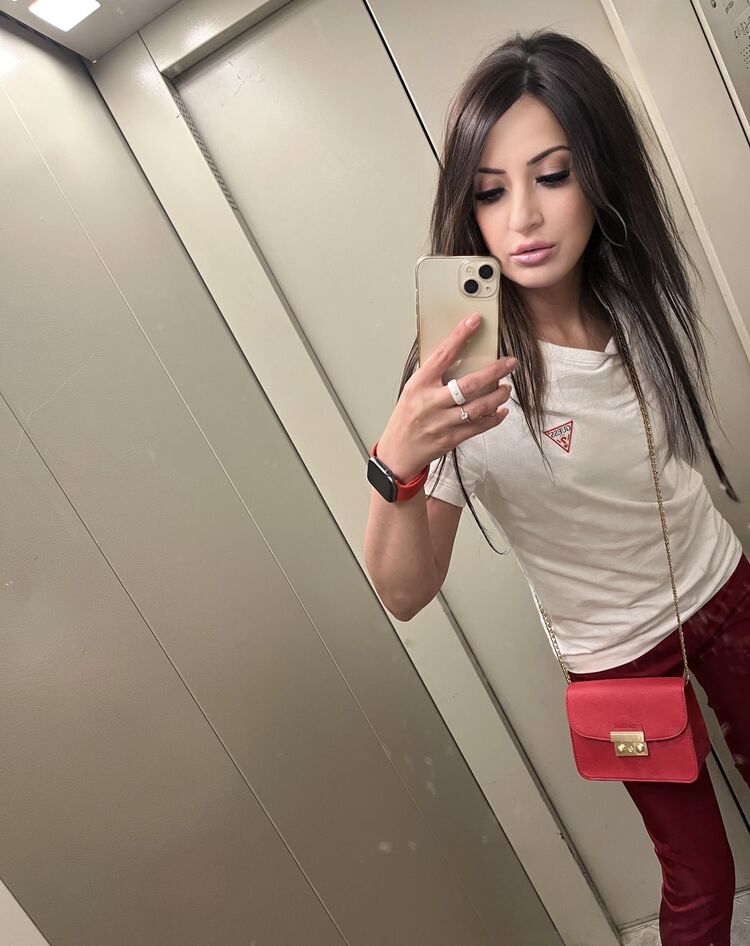  ,   Angeloche, 21 ,  