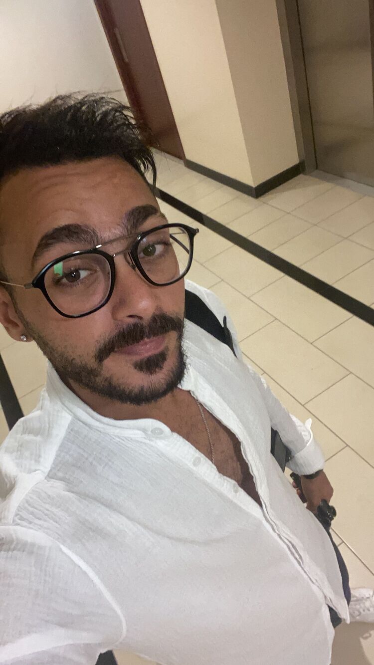  37426909  Omar, 34 ,    