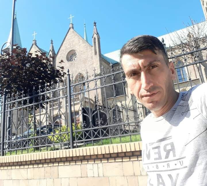  28210119  Irakli, 37 ,    Bielany Wroclawskie