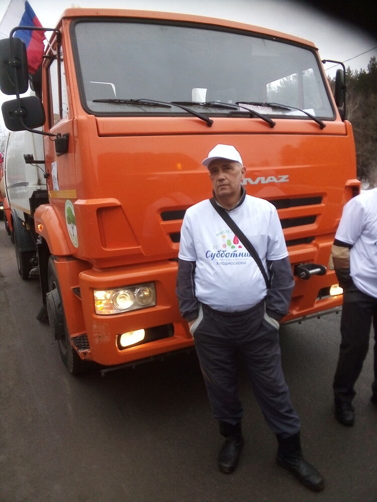  17261359  Oleg, 55 ,    