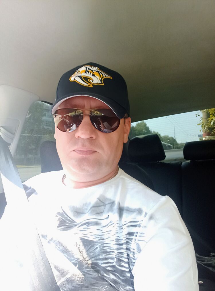  51621479  Alex, 46 ,    