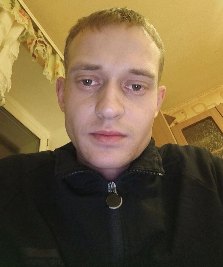  31782129  Ը, 27 ,    