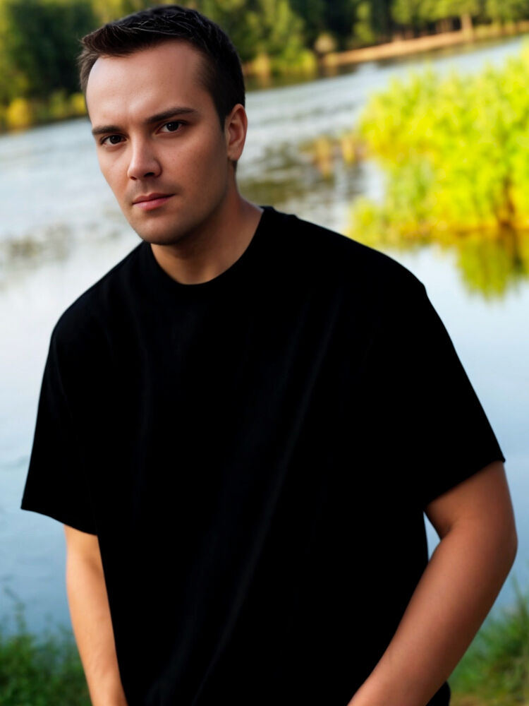  53362239  Jurij, 33 ,    