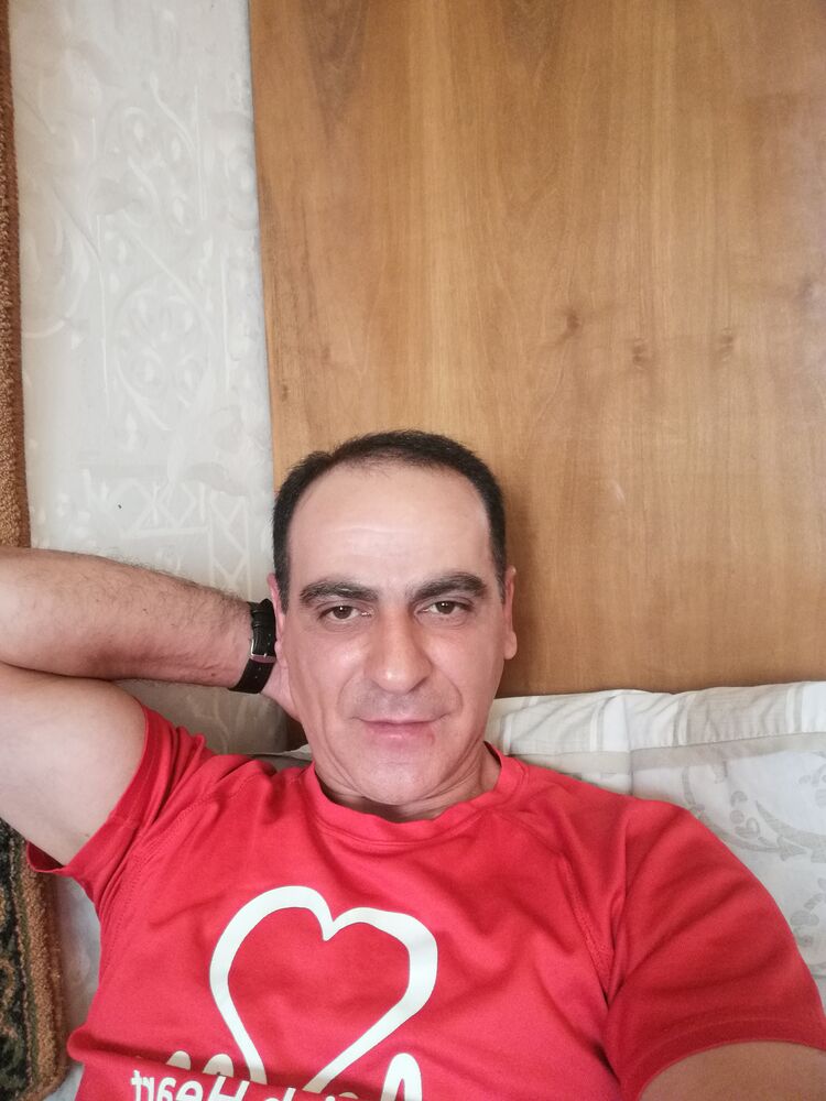 52052089  Samir, 42 ,    