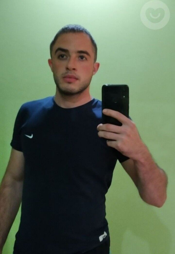  18257419  Taras, 31 ,    