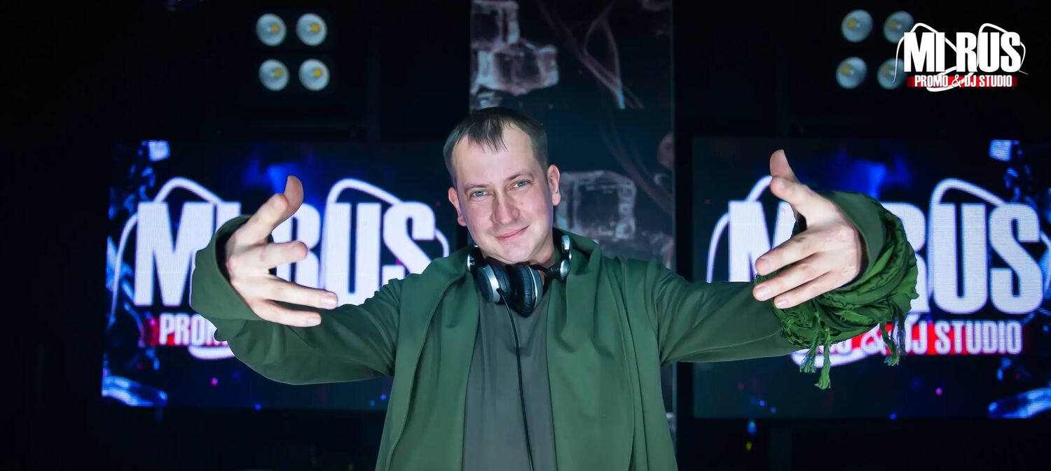  44021149  Dmitry, 39 ,    