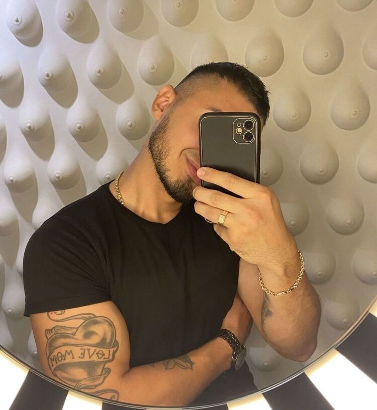  37233299  Slava, 27 ,    