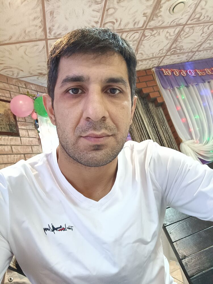  ,   Eliko, 37 ,   ,   