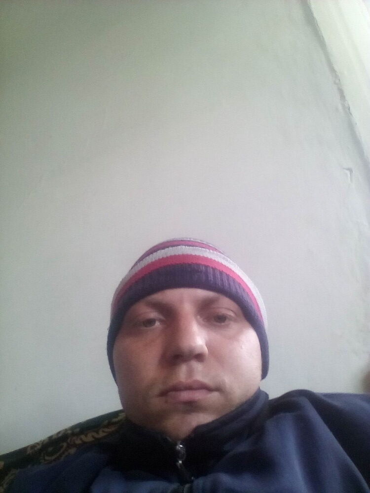  ,   Anton, 33 ,   