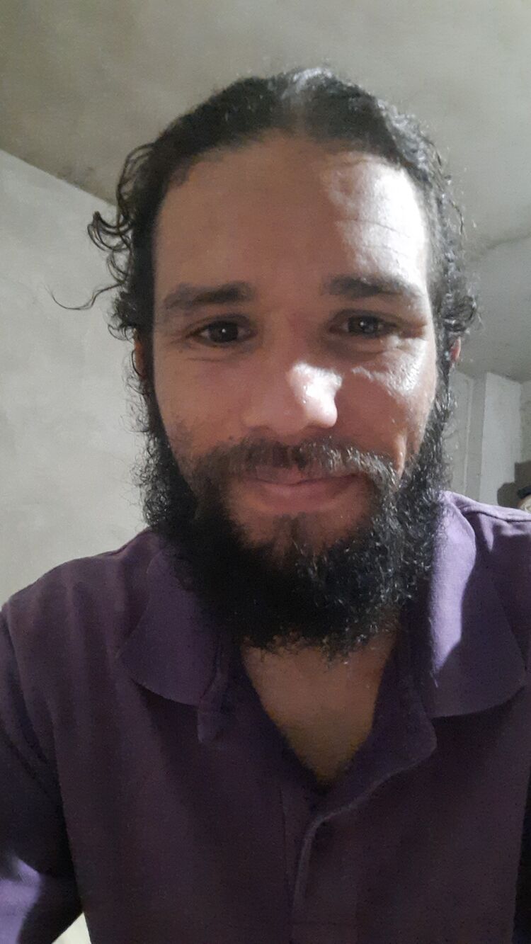  38431599  Tababi, 31 ,    