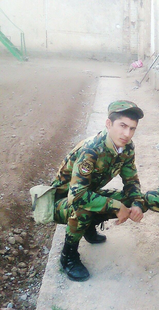  16537889  Fayzali, 31 ,    