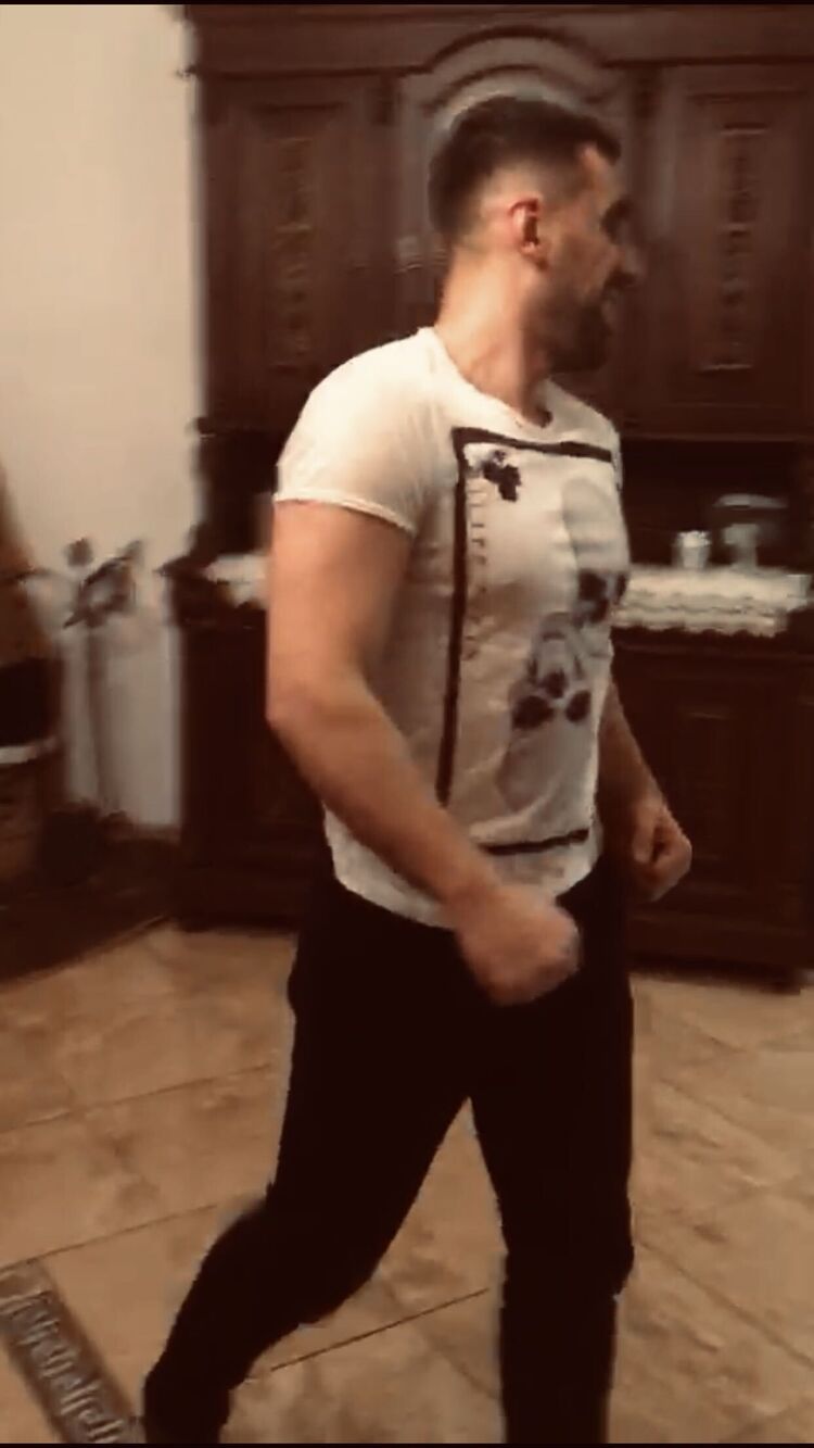  23496639  MaikL, 40 ,    