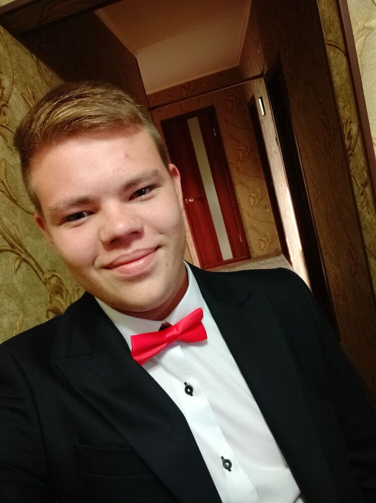  31397199  Anton, 21 ,    