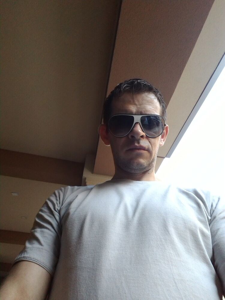  20657379  Igor, 40 ,    