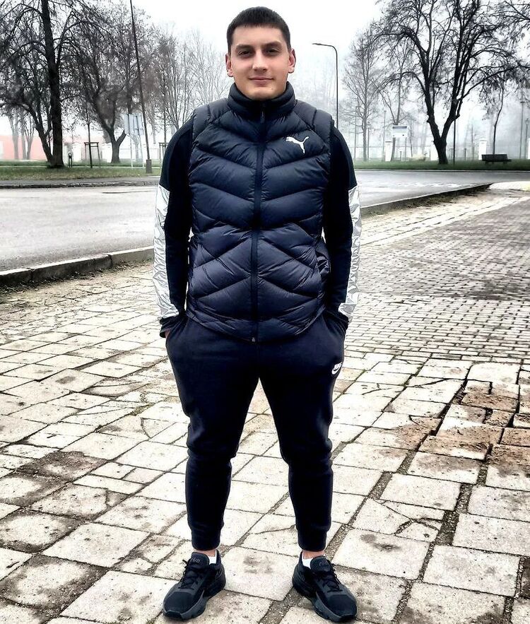  45501589  Vitalik, 32 ,    