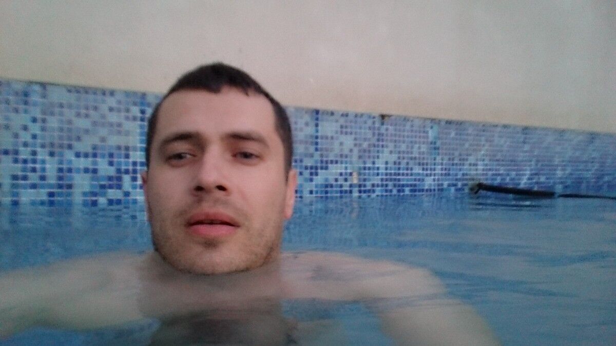  8309609  Valer, 44 ,    