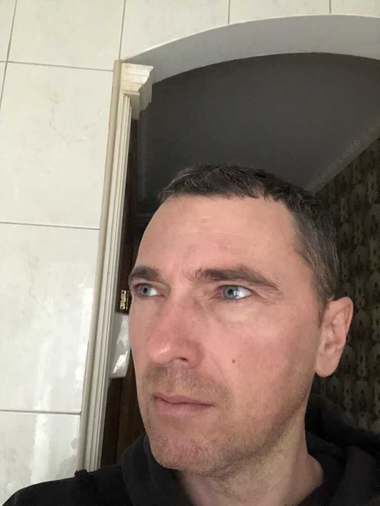  48094079  , 40 ,    