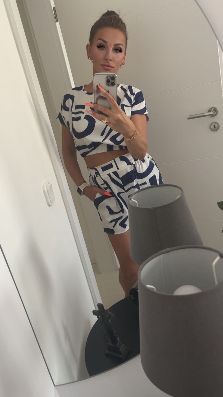  54377729  , 41 ,    Coburg