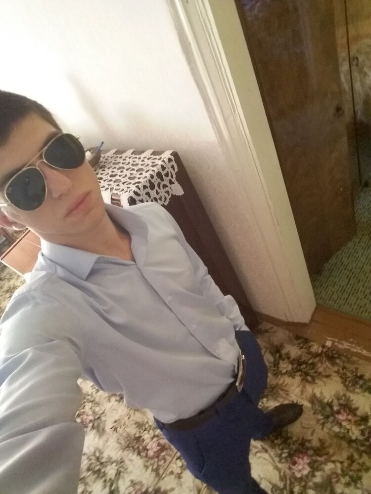  10052379  David, 26 ,    