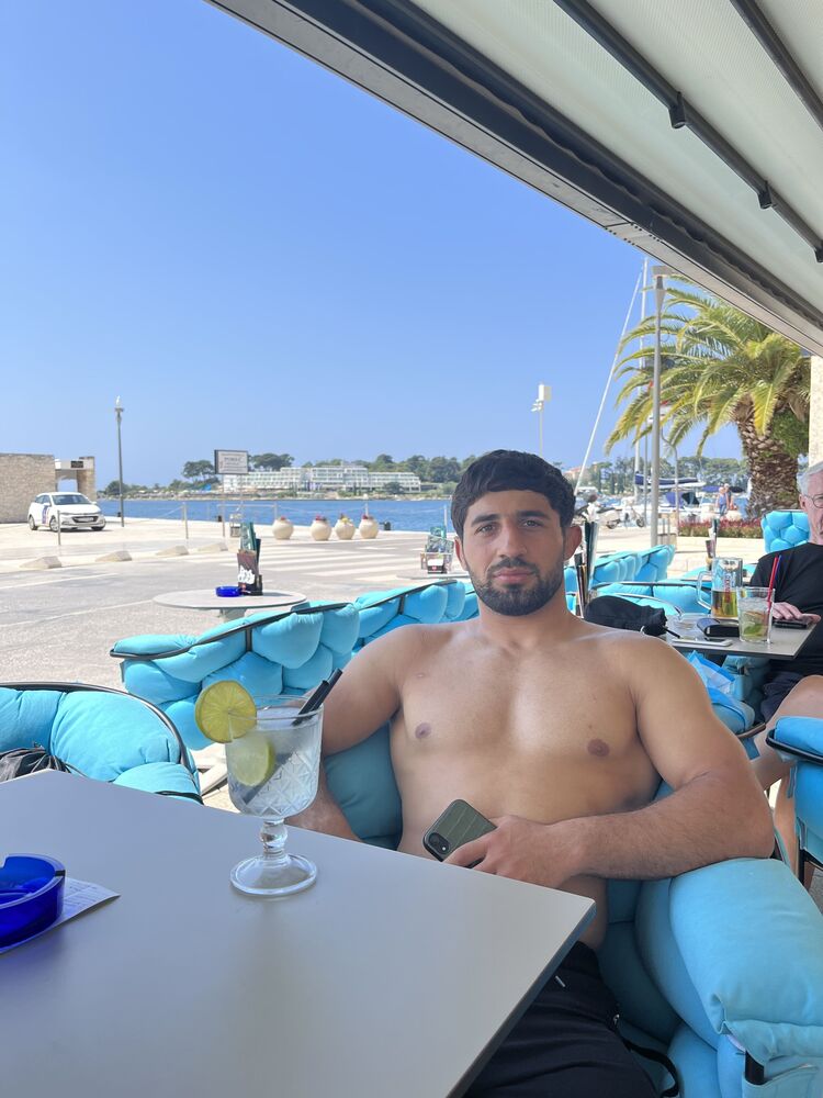  ,   Hrach, 29 ,   ,   