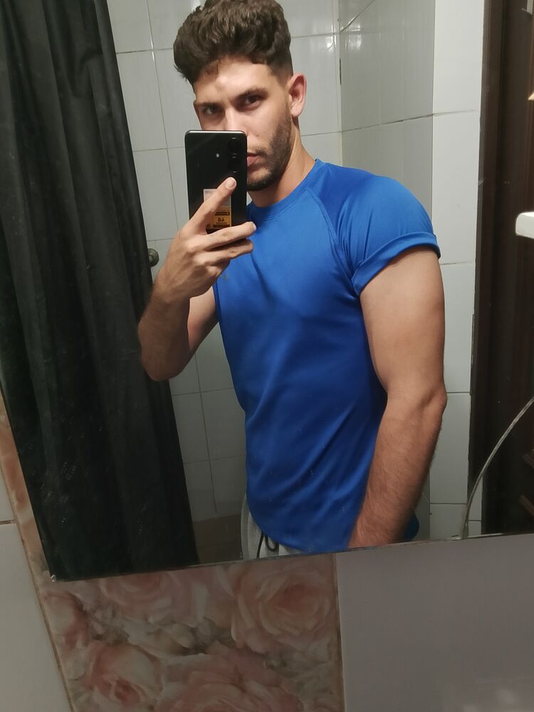  ,   Ricardo, 25 ,   ,   