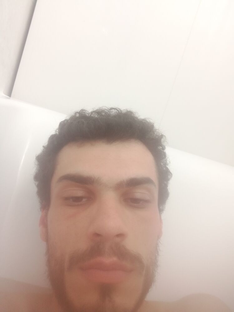  42871139  Robert, 28 ,    