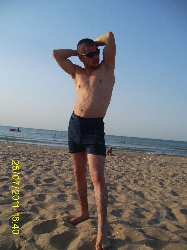  ,   Farid, 32 ,   ,   , c 
