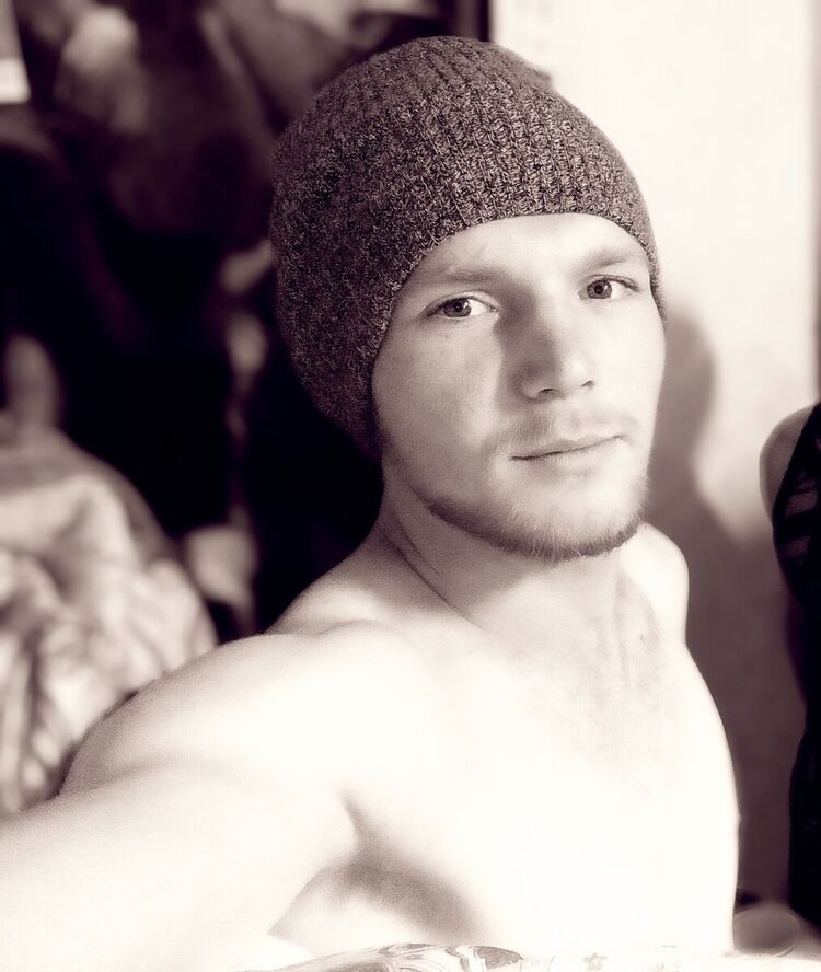  ,   Filipp, 23 ,   ,   , c 
