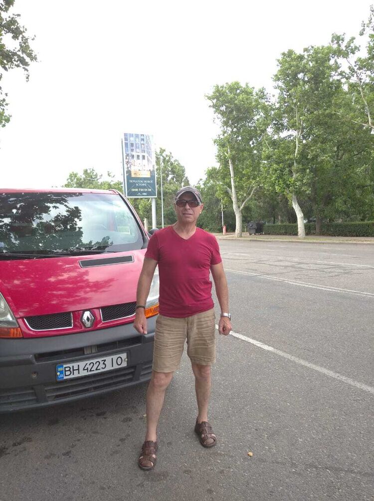 ,   Vadym, 62 ,   ,   
