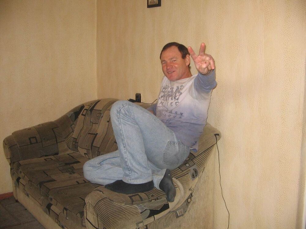  ,   Viktor, 41 ,   ,   